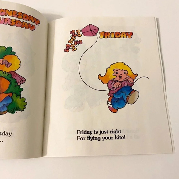 Vintage 1994 Days Months and Seasons Peter Pan Ind Cassette Tape and Book - Picture 5 of 10